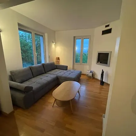 Qouei Eichi La Maison Fleurie Piscine Campagne Holiday home Bas-en-Basset