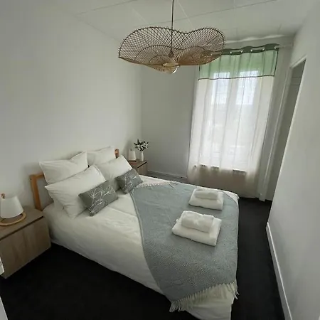 Qouei Eichi La Maison Fleurie Piscine Campagne Holiday home Bas-en-Basset