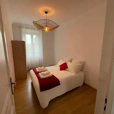 Qouei Eichi La Maison Fleurie Piscine Campagne * Bas-en-Basset