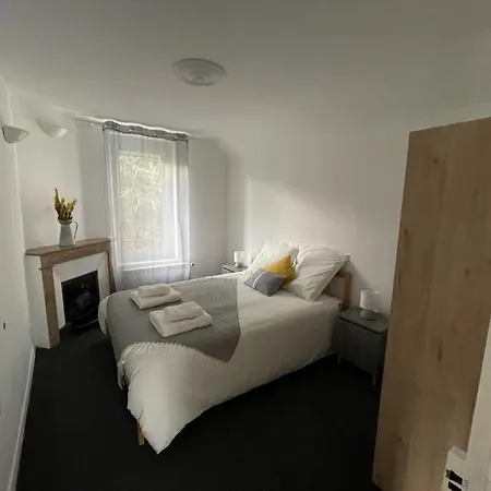 Holiday home Qouei Eichi La Maison Fleurie Piscine Campagne