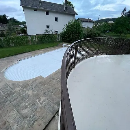 Qouei Eichi La Maison Fleurie Piscine Campagne * Bas-en-Basset
